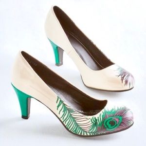 ModCloth Proudly Posh Peacock Heels - Sz 5.5